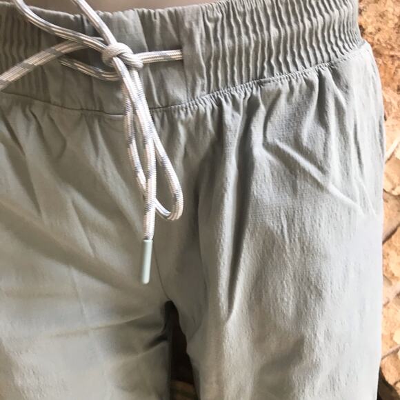 Athleta Trekkie Straight Crop Sea Foam Green Pull On Pants Women’s Size 4 - Picture 4 of 7